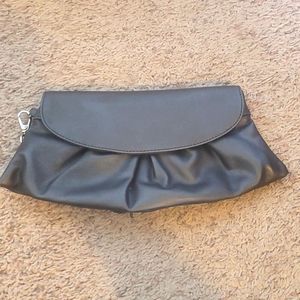 5/$25⭐ NY&CO Clutch- Grey